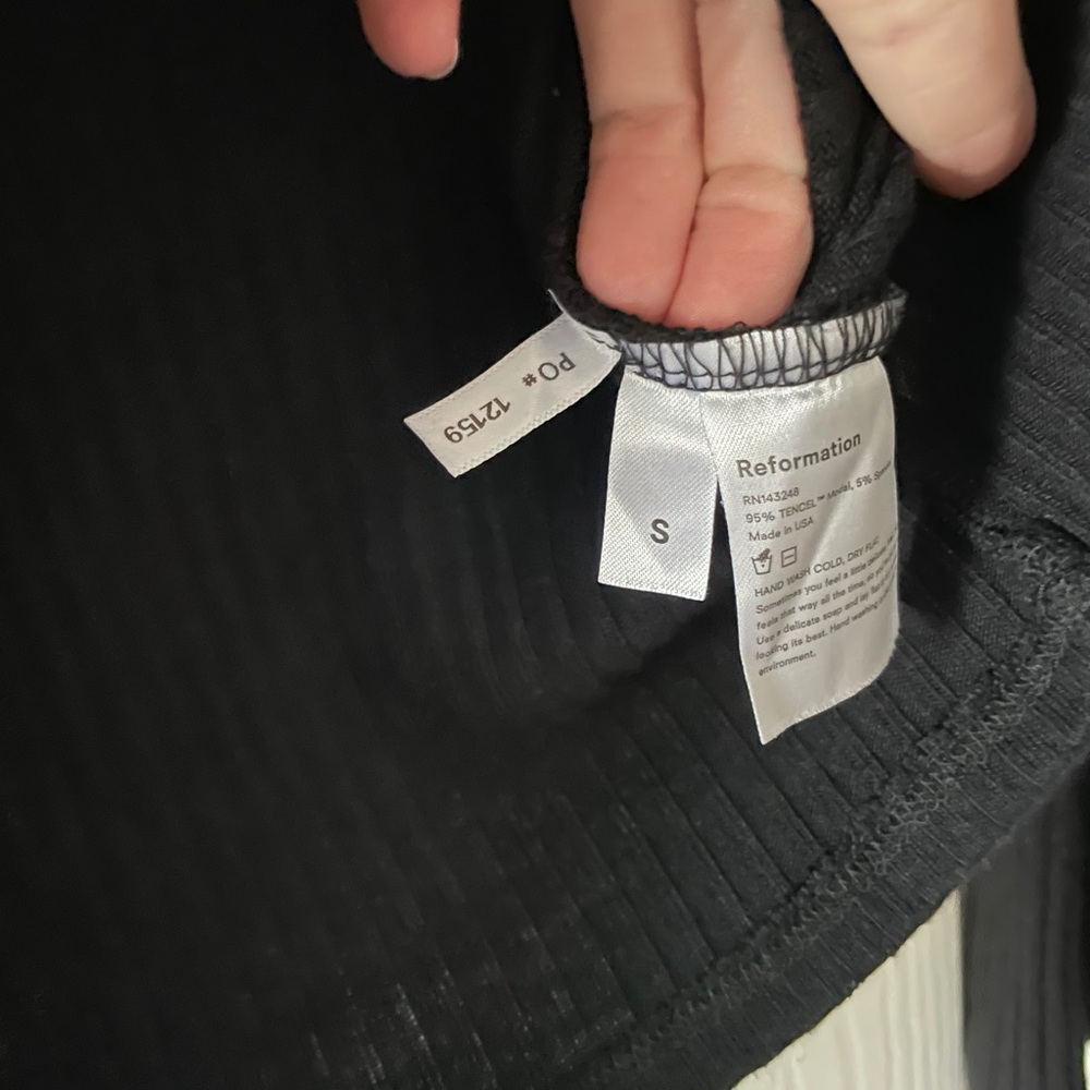 Reformation Black Ribbed Knit Top - Picture 5 of 6
